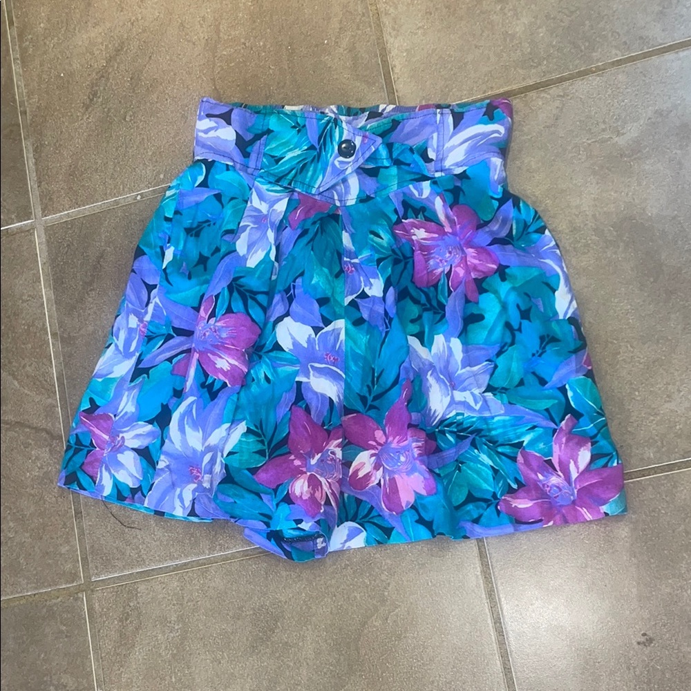 90s Byer California High Waisted floral Shorts!  Size large